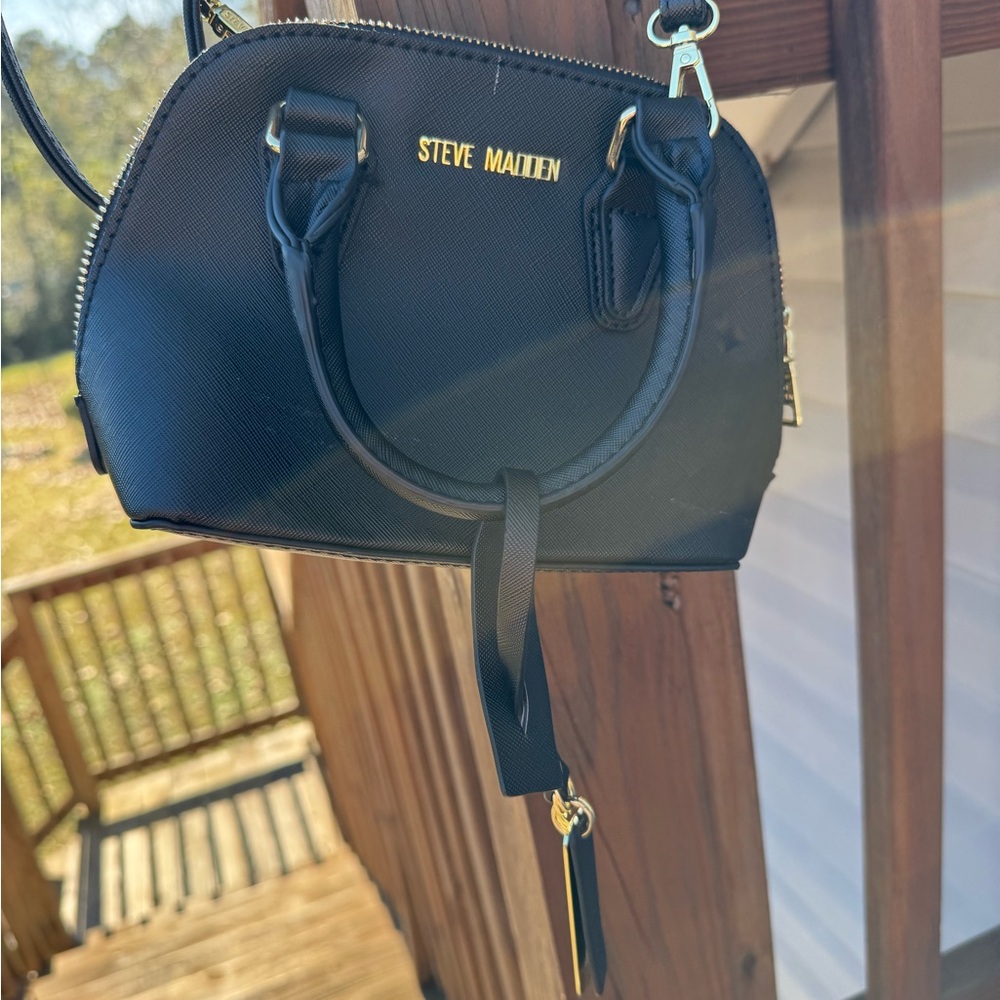 Small Steve Madden purse black NEW WITH NO TAGS